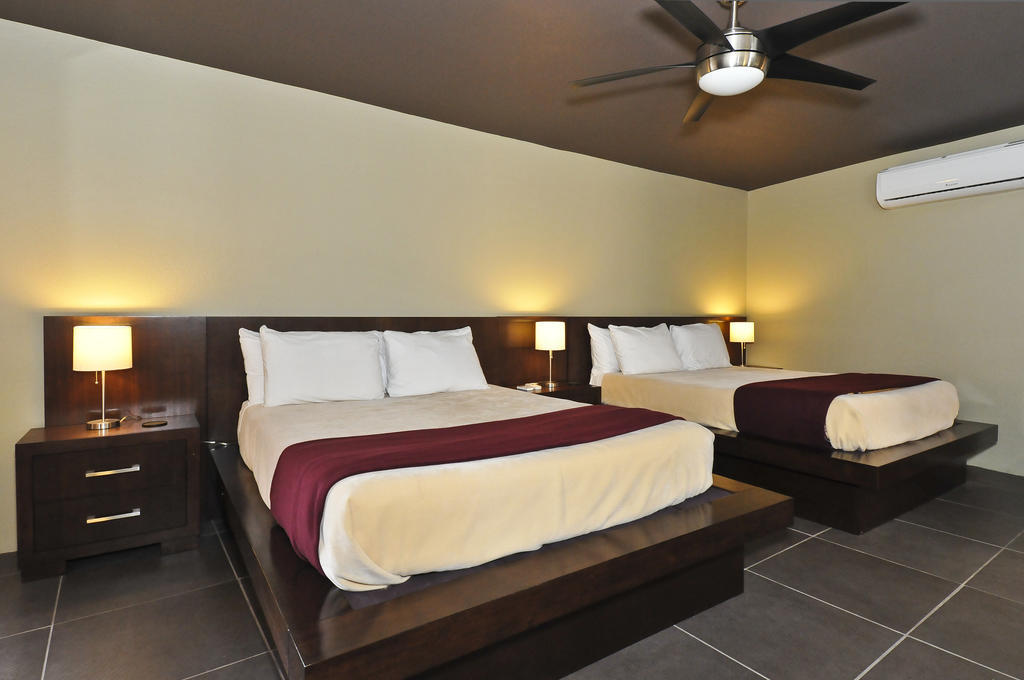 Bearfoot Inn - Clothing Optional Hotel For Gay Men Palm Springs Esterno foto